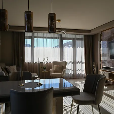 Seasons 2 Apartment *